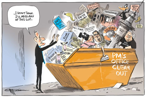 PM John Key cleans out his office. Rod Emmerson 12/12/16