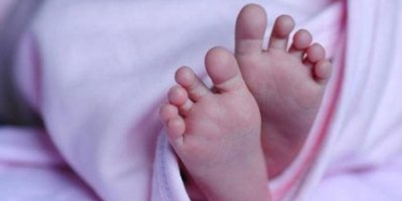 Baby-girl-hours-after-her-birth-was-left-to-die-in-a-public-toilet-allegedly-by-her-mother-in-Mumbai-indialivetoday